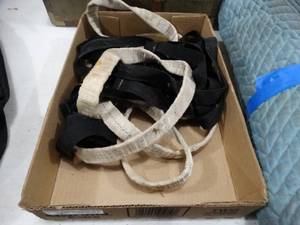 lot 3639 image: Cloth straps