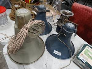 lot 3647 image: Lot of loud speakers horns