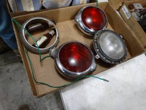 lot 3653 image: Assorted automotive lights