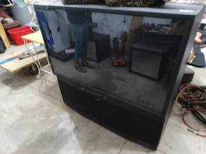 lot 3668 image: LARGE Mitsubishi TV