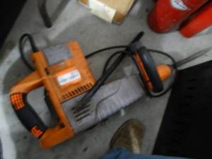 lot 3674 image: Electric demolition hammer w 2 bits