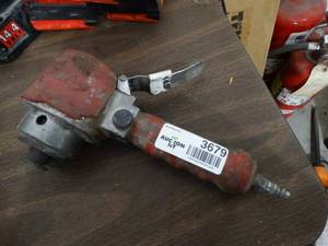 lot 3679 image: Pneumatic tool