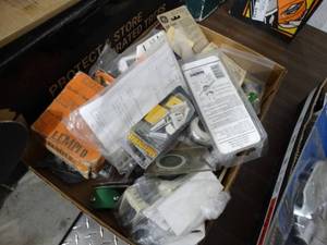 lot 3682 image: Lot of various hardware