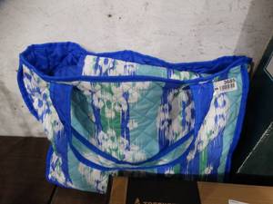 lot 3685 image: Beach bag & blanket