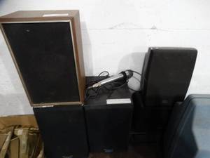 lot 3696 image: Assorted speakers & microphone