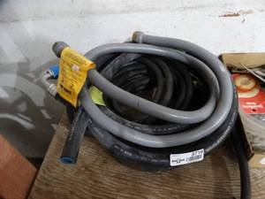 lot 3716 image: Assorted hoses