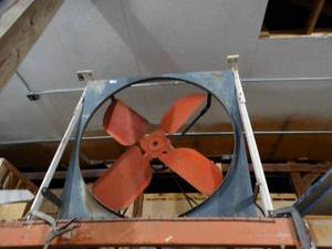 lot 3720 image: HUGE electric warehouse fan- Works great