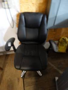 lot 3730 image: Executive office chair