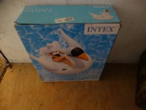 lot 3735 image: Intex mega swan pool float