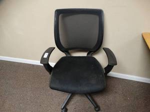 lot 3746 image: Office chair on wheels