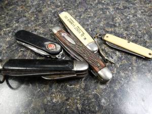 lot 3749 image: Lot of assorted pocket knives