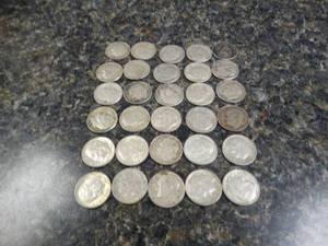 lot 3754 image: 29 silver dimes- all under 1965