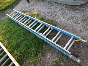 lot 9793 image: Werner 20 ft fiberglass extension ladder