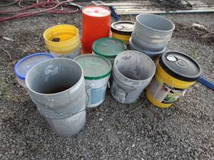 lot 9806 image: Large lot of assorted 5 gallon buckets