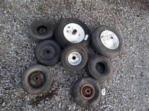 lot 9814 image: Lot of assorted 2 wheeler wheels
