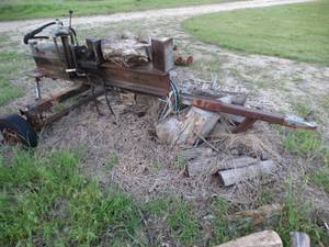 lot 9822 image: Trailer mounted log splitter
