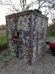 lot 9823 image: Custom built hunting house deer blind-