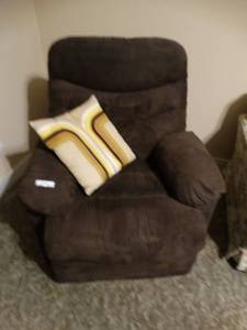 lot 9828 image: Recliner w accent pillow