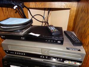 lot 9845 image: Lot of 2 Media Players