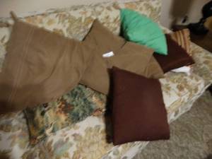 lot 9849 image: Lot of Assorted Pillows