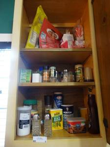 lot 9 image: Lot of assorted spices & misc food items