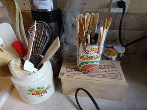 lot 2 image: Kitchen utensils & misc.