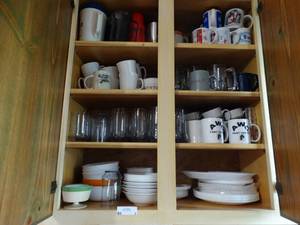 lot 3 image: Large lot of assorted coffee cups & glassware