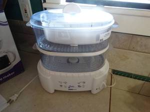 lot 6 image: Oster instant steamer