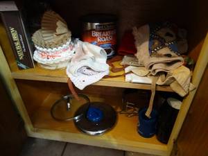 lot 14 image: Misc. kitchen items