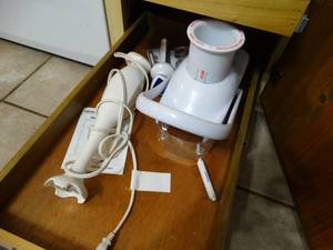 lot 18 image: Small appliances misc.
