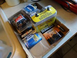 lot 29 image: Assorted batteries