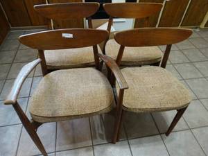 lot 35 image: 4 mid century wood dining chairs