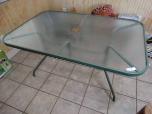 lot 36 image: Glass top patio table
