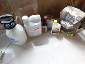 lot 103 image: Sprayer & chemicals