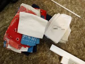 lot 113 image: Lot of bandanas
