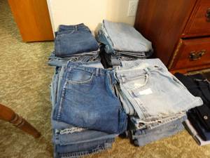 lot 117 image: LARGE lot of blue jeans