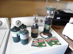 lot 140 image: Lot of camping propane tanks