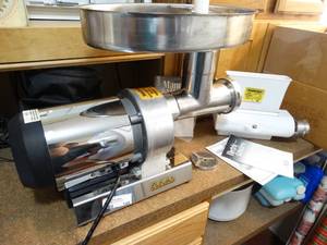 lot 146 image: Cabelas meat grinder set up