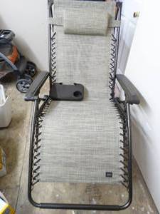 lot 170 image: Bliss folding lounge chair