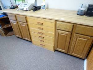 lot 171 image: Awesome wood cabinets & counter