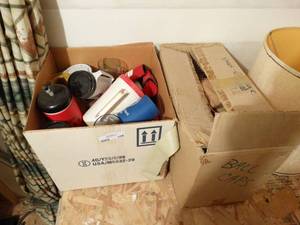 lot 198 image: Lot of misc items