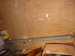 lot 202 image: Adjustable support pole