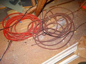 lot 212 image: 2 air hose