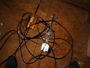 lot 215 image: AT-980 GSM repeater w antenna