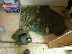 lot 228 image: Military gas mask & camo