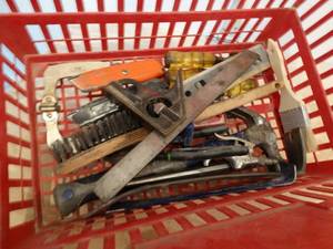 lot 242 image: Lot of assorted hand tools