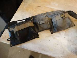 lot 250 image: Tool belt