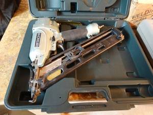 lot 265 image: Hitachi 2-12 finish nailer in case