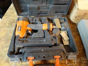 lot 266 image: Ridgid finish stapler w case