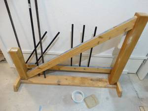 lot 275 image: Wood pipe rack & pipes